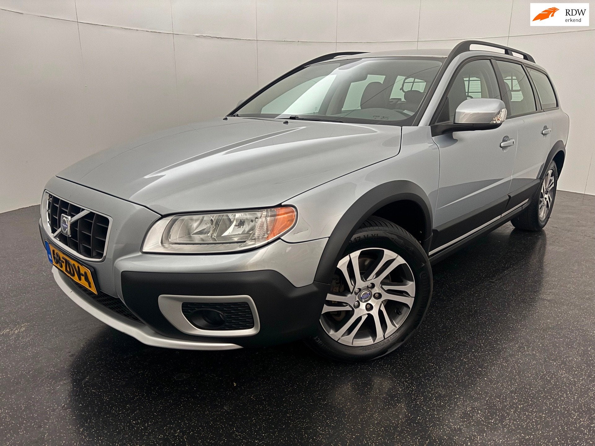 Volvo XC70 2.4 D5 AUT Summum / Trekhaak / Nieuwe apk, Automaat, 1716 kg, Gebruikt, Zwart