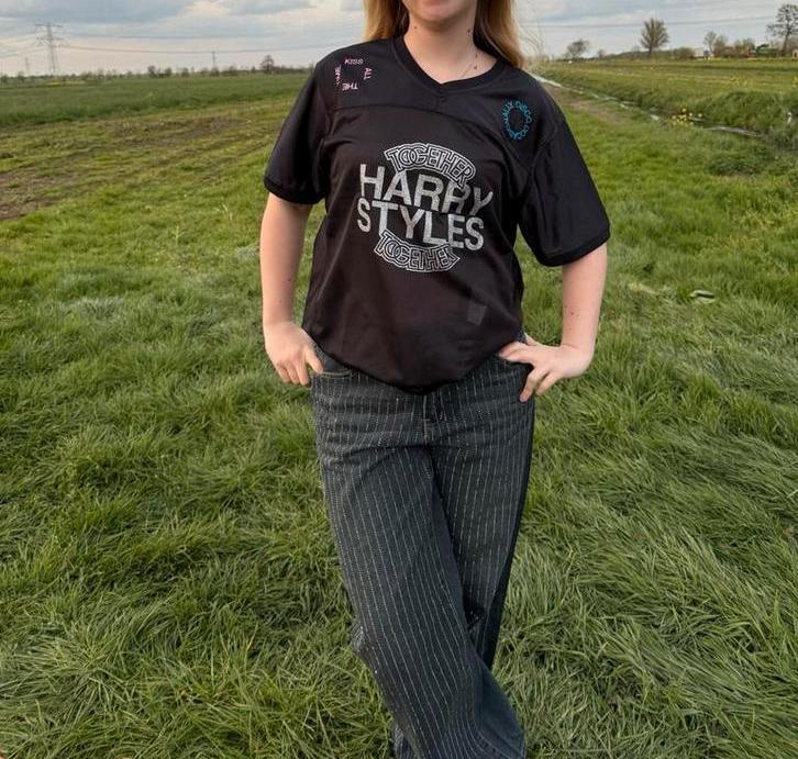 Harry styles jerseys verkrijgbaar in verschillende maten, Eén persoon
