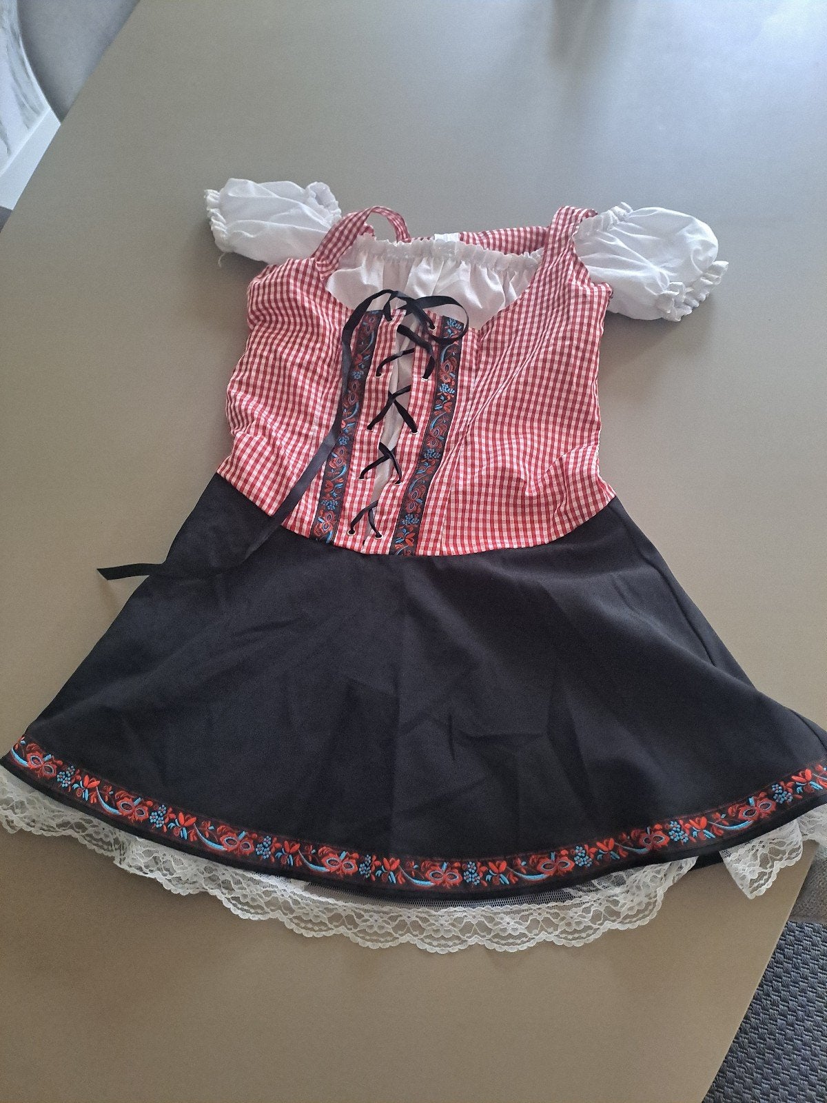 Dirndl jurk voor meisje/dame ( M) -  Oktoberfest thema, Ophalen, Zo goed als nieuw, 122 t/m 128, Meisje