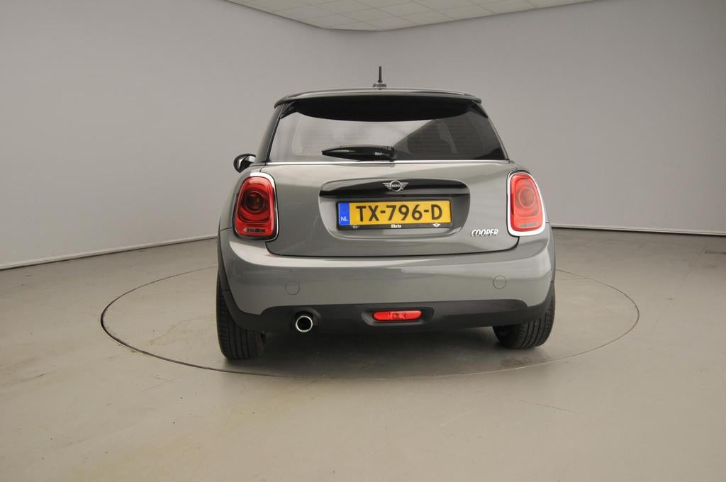 Mini 3-deurs Cooper Sportstoelen / Half Leder / Navigatie /, Auto's, Mini, Voorwielaandrijving, 136 pk, Gebruikt, 4 stoelen