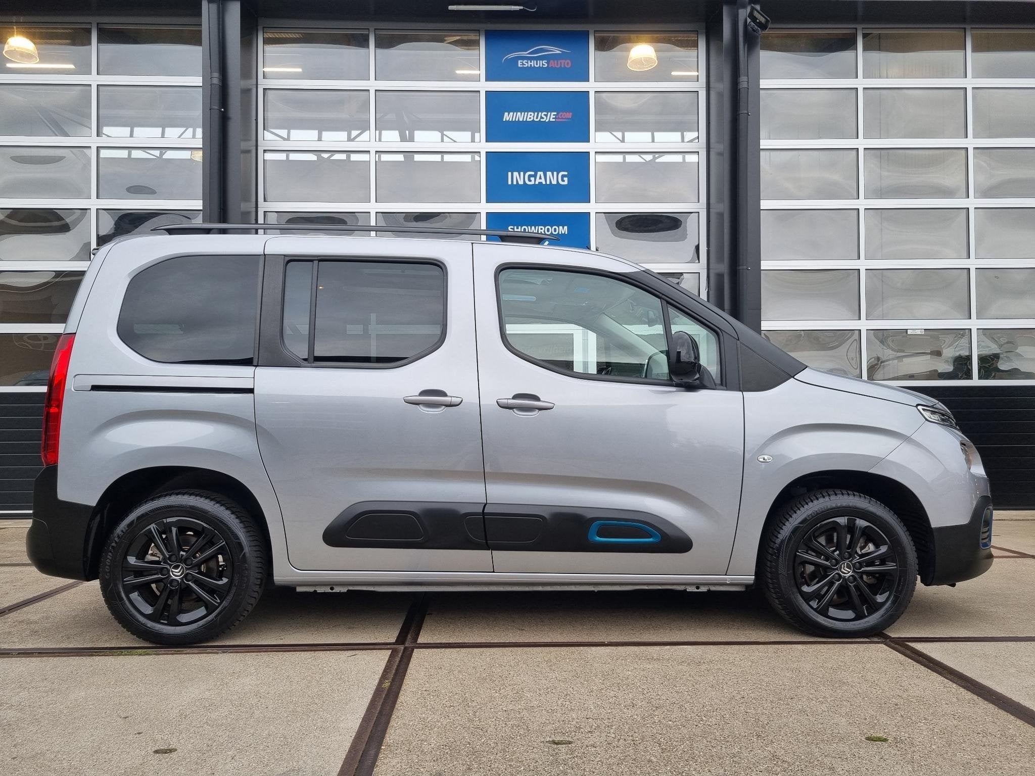 Citroen ë-Berlingo Shine 50 kWh PANODAK / CAMERA / HUD / TR, Auto's, Dealer onderhouden, Gebruikt, Automatische klimaatregeling