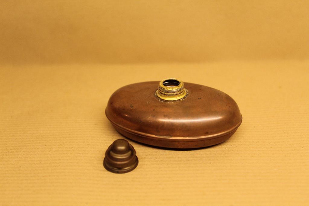 Antiek koperen kruikje voor het poppenbedje, Ophalen of Verzenden