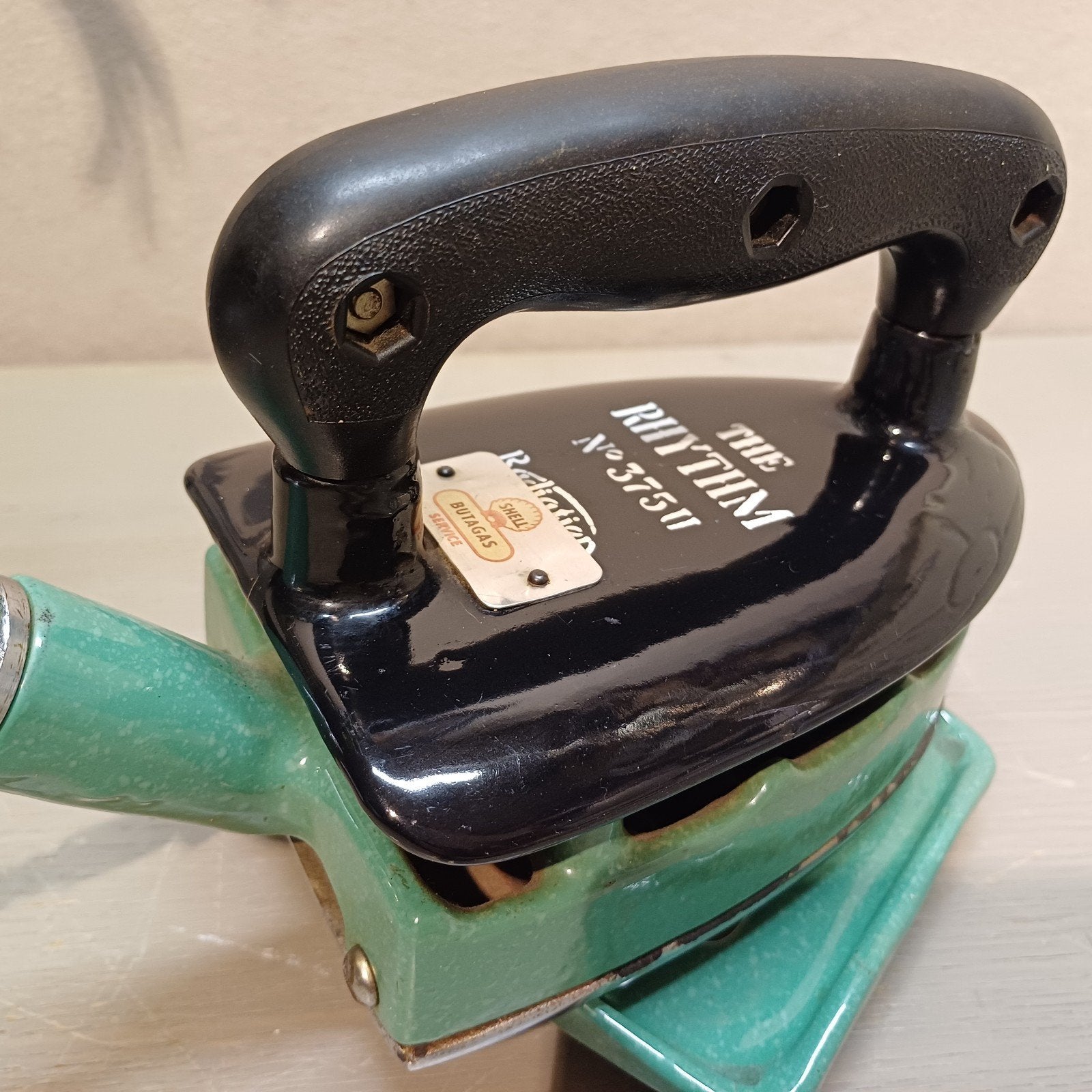 VINTAGE SHELL BUTAGAS RADIATION LTD STRIJKIJZER, Ophalen of Verzenden