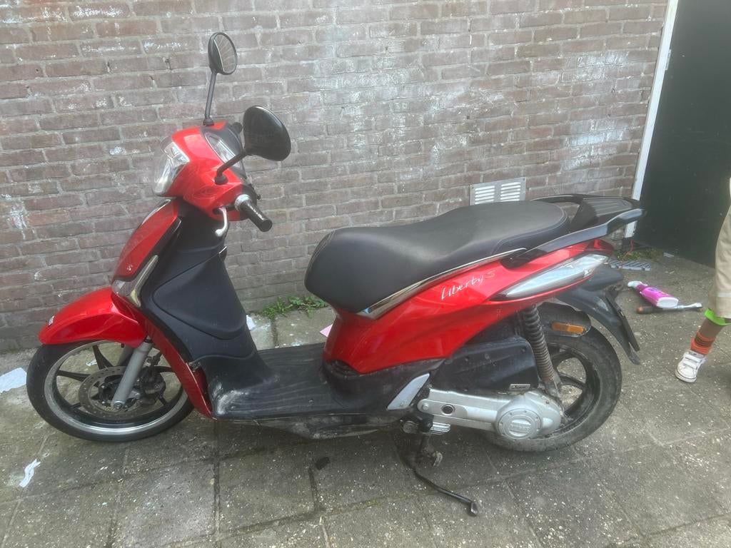 Piaggio Liberty S Scooter - Rood, Goede Staat, Fietsen en Brommers, Scooters | Piaggio, Gebruikt, Overige modellen, Maximaal 45 km/u