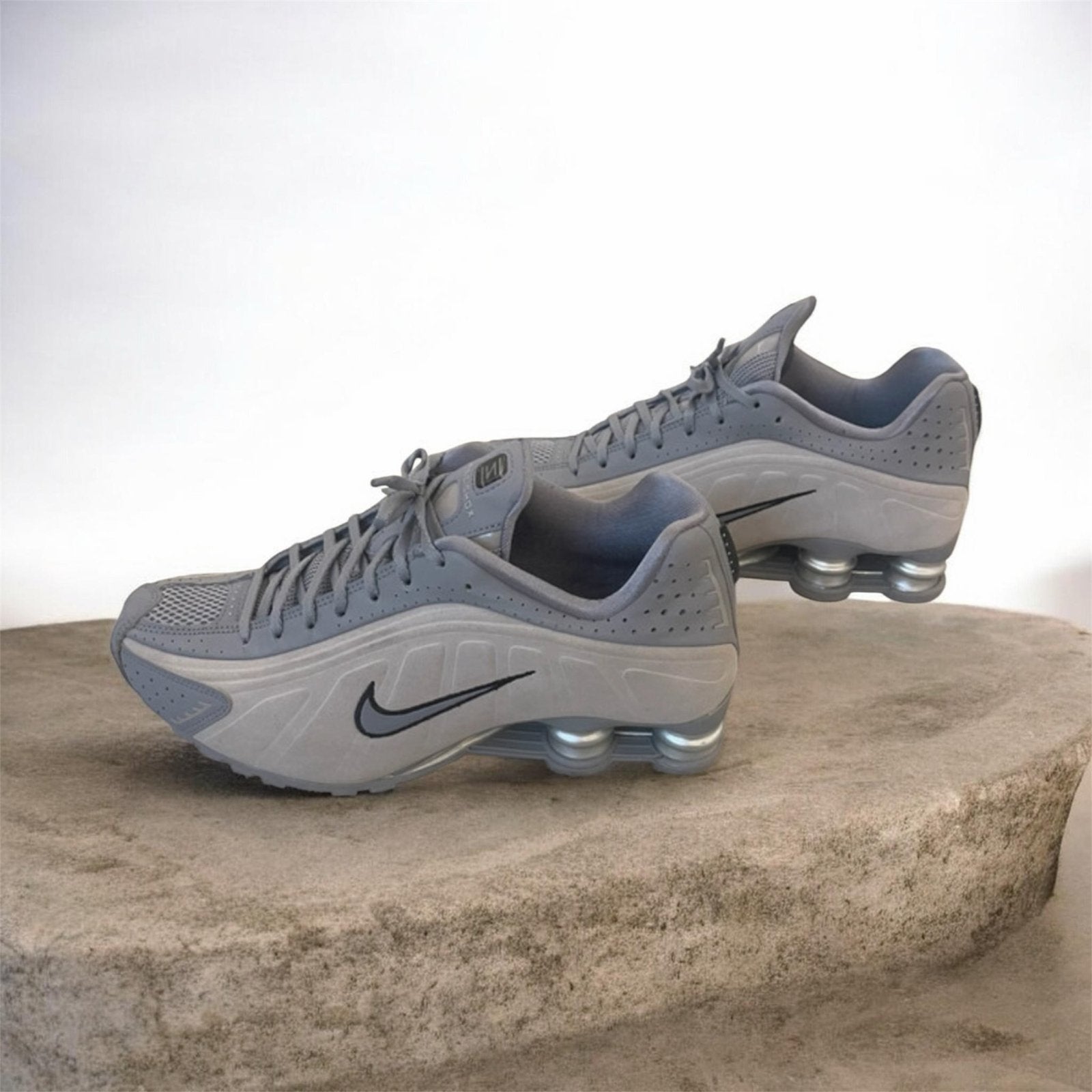 Nike Shox TLX - Grijs/Zilveren Sneakers, Ophalen of Verzenden, Zo goed als nieuw, Overige kleuren, Sneakers of Gympen