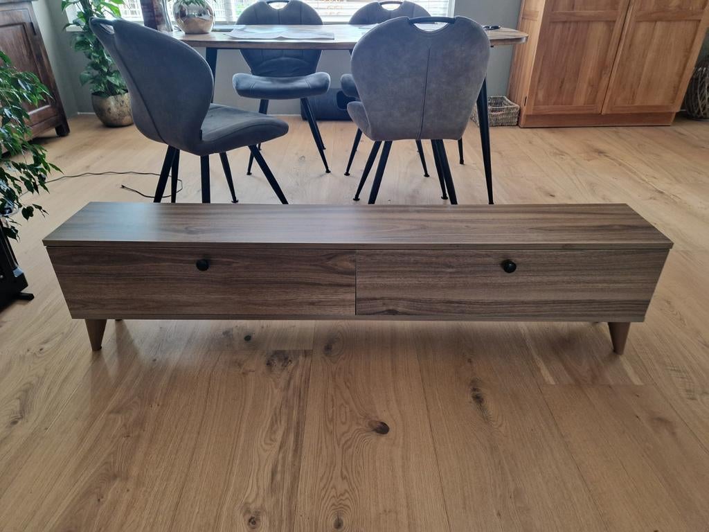 Tv meubel, Ophalen