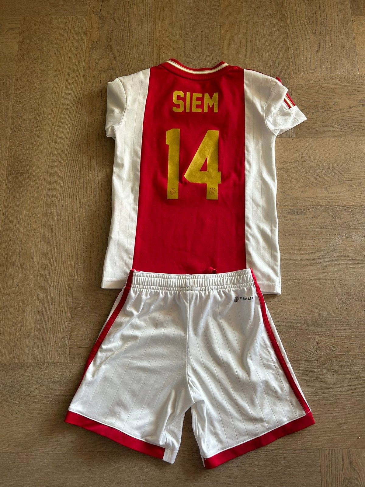 Ajax tenue met naam Siem, Maat XS of kleiner, Ophalen of Verzenden, Gebruikt, Shirt