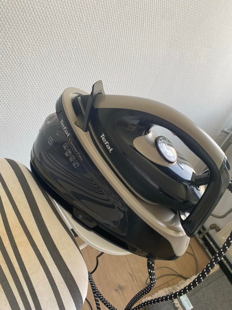 Tefal Express Easy stoomstrijkijzer, Ophalen, Zo goed als nieuw, Strijkijzer met snoer