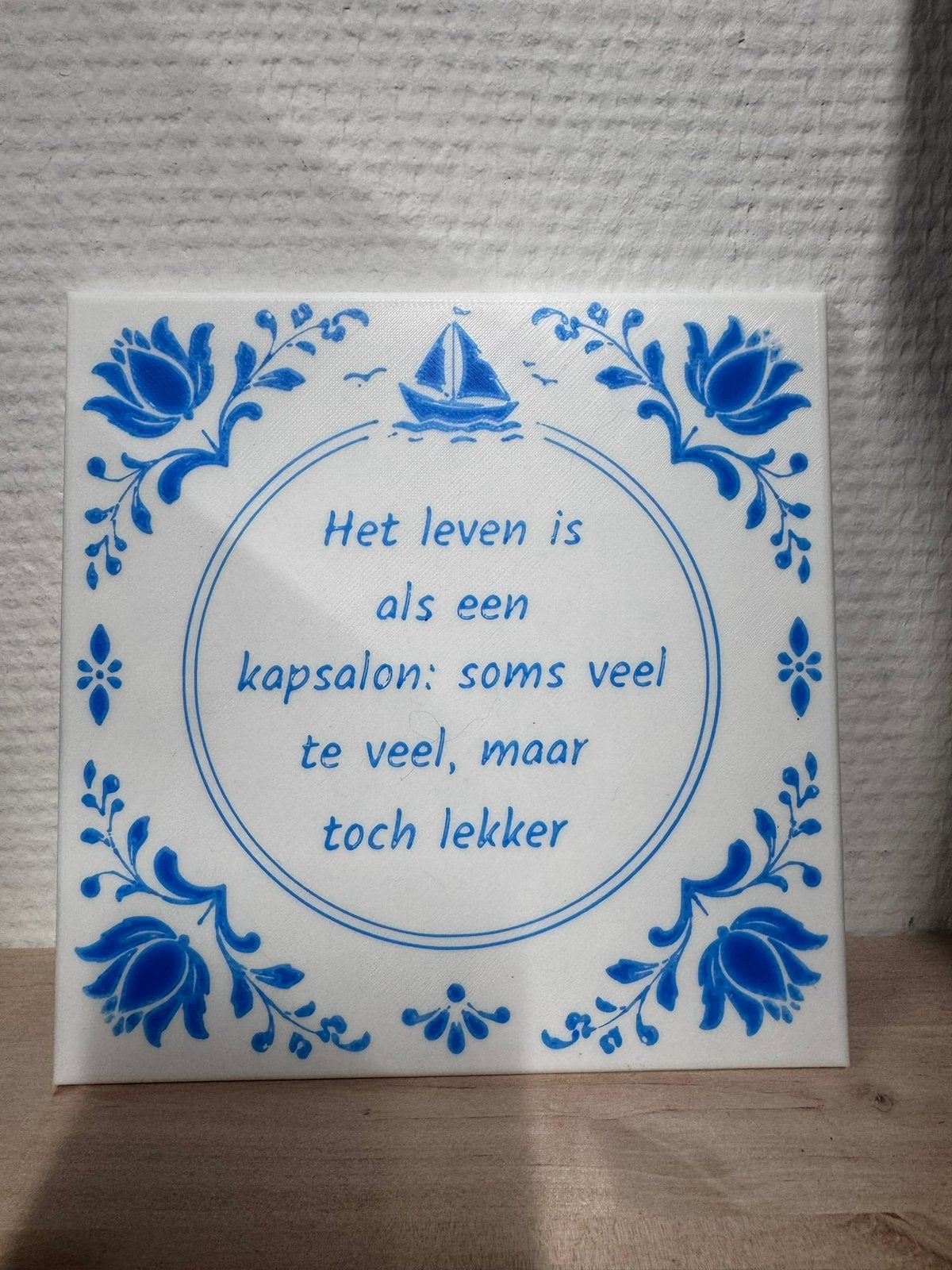 Grappig Delfts blauw tegeltje – Kapsalon spreuk – 15x15 cm, Antiek en Kunst, Ophalen of Verzenden