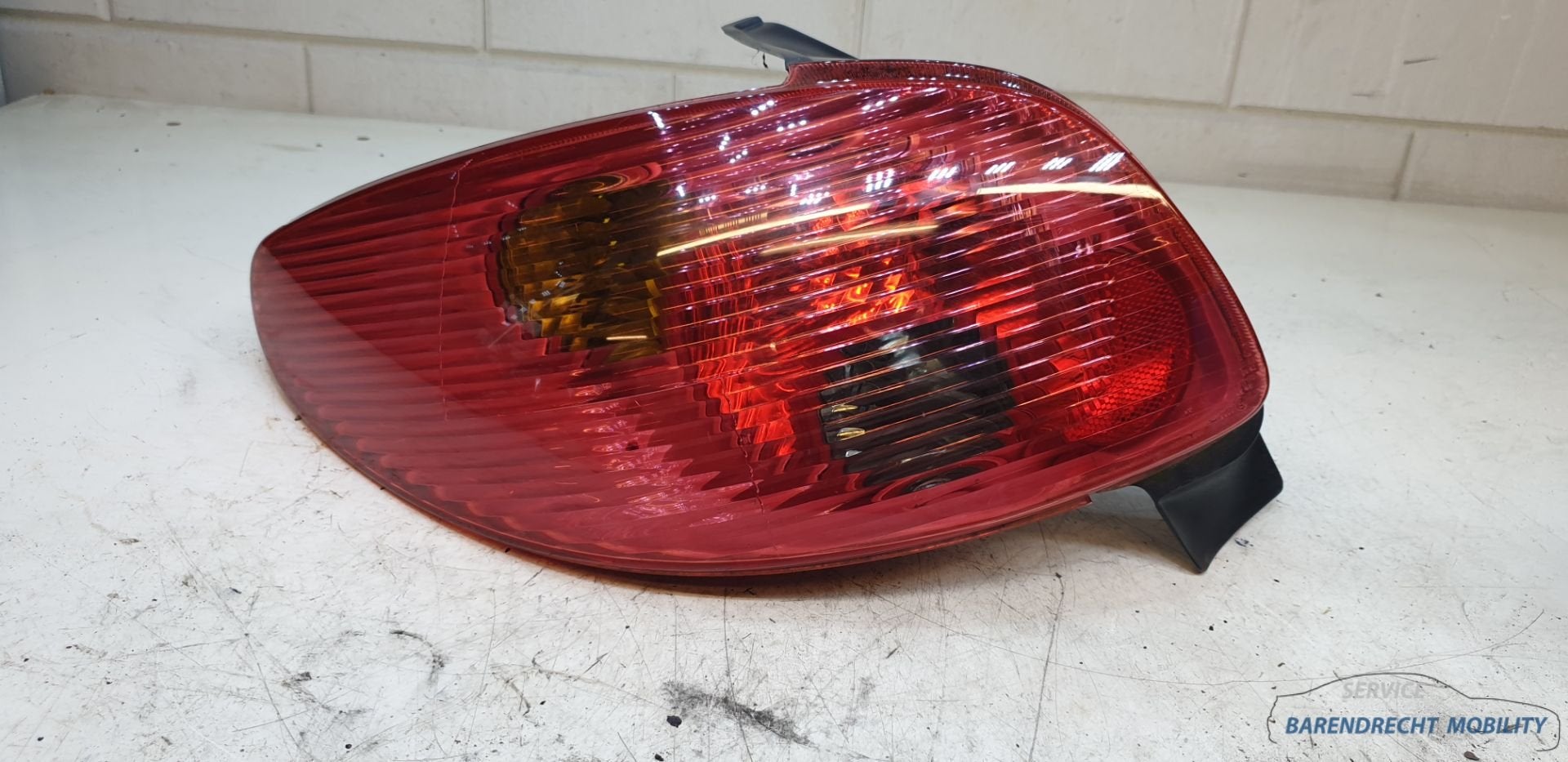Achterlicht links 206 HB Peugeot facelift ZGAN bestuurderska, Auto-onderdelen, Verlichting, Taurusavenue 1
2132 LS  Hoofddorp, NL