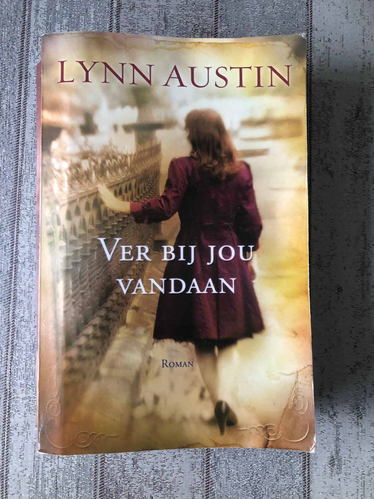 Ver Bij Jou Vandaan - Lynn Austin (Roman), Ophalen of Verzenden, Zo goed als nieuw, Lynn Austin, Amerika