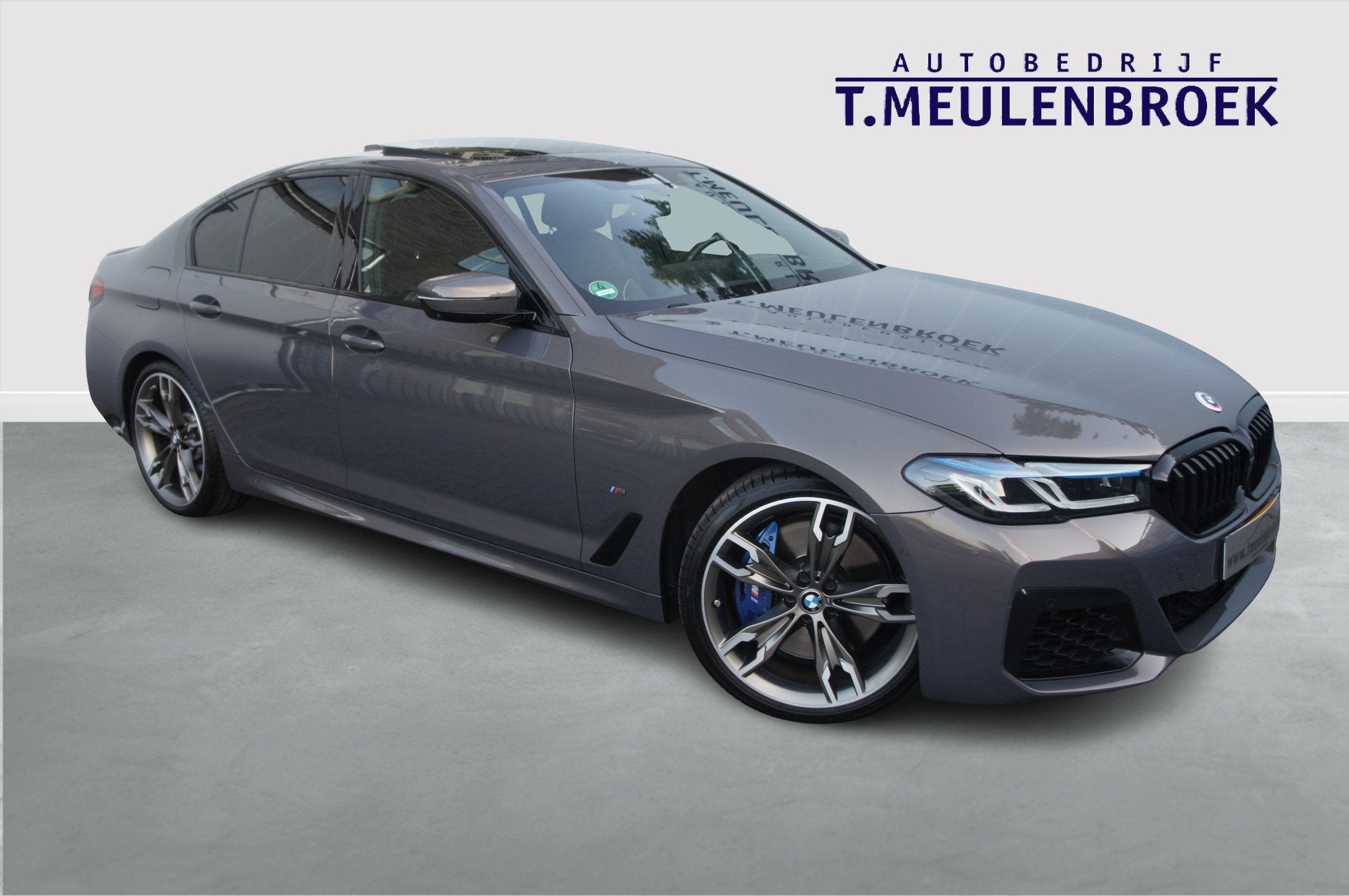 BMW 5 Serie M550i xDrive (bj 2022, automaat), Auto's, Automaat, Gebruikt, 8 cilinders, 532 pk
