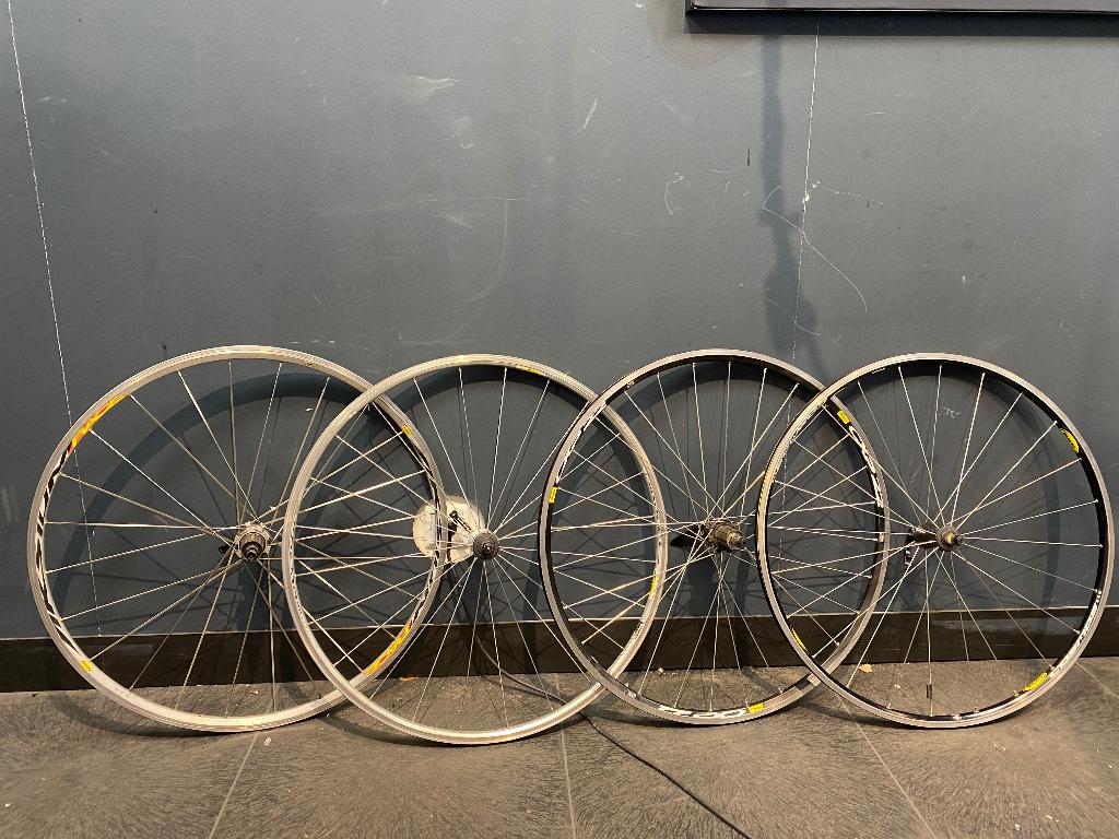 Mavic Wielen - 4 stuks - Ksyrium - Cosmos - CXP22, Fietsen en Brommers, Fietsonderdelen, Gebruikt, Racefiets, Aluminium, Mavic