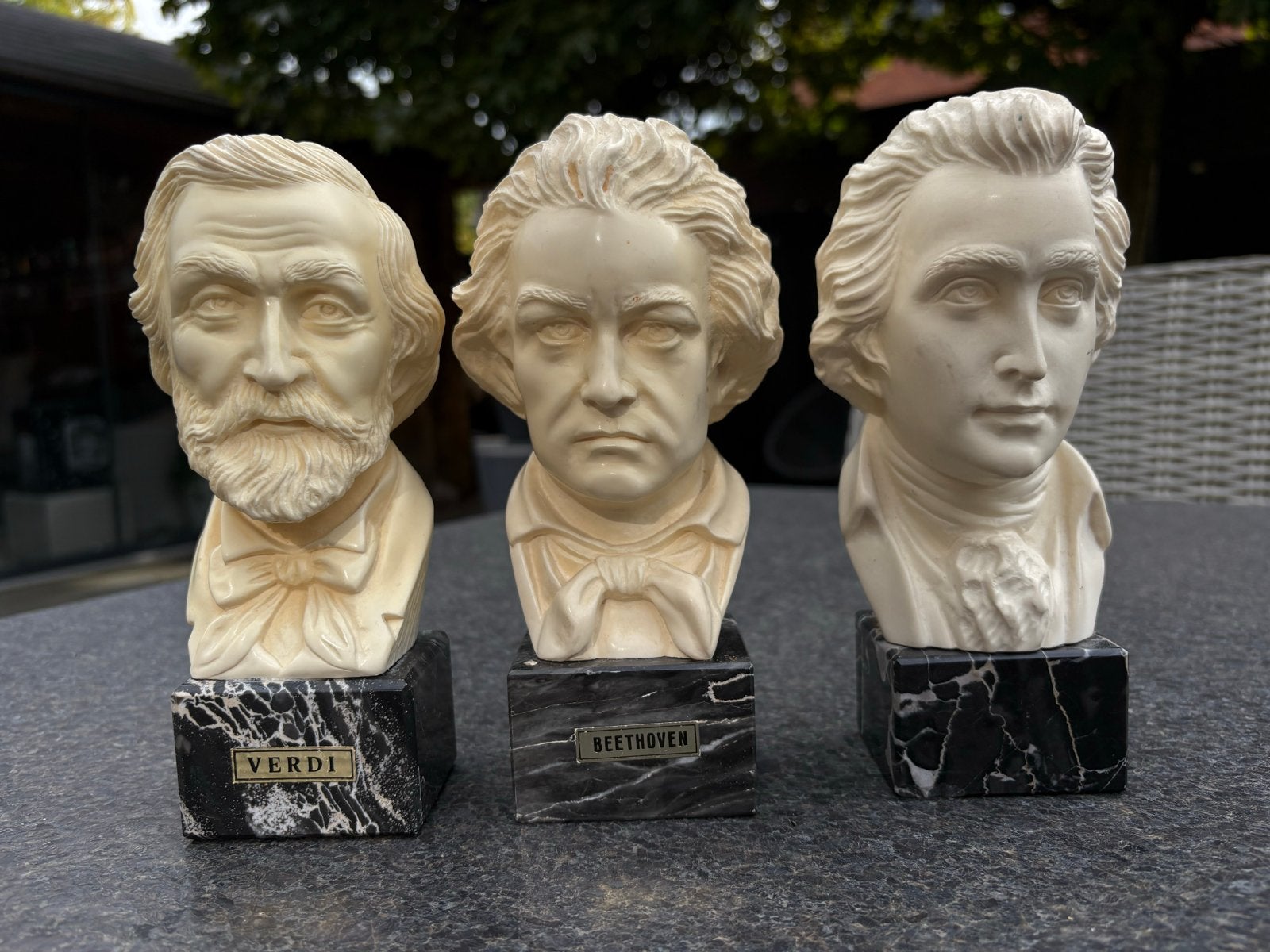 Set van 3 Componisten Bustes: Verdi, Beethoven, Mozart, Antiek en Kunst, Minder dan 20 cm, Buste, Ophalen of Verzenden, Beige
