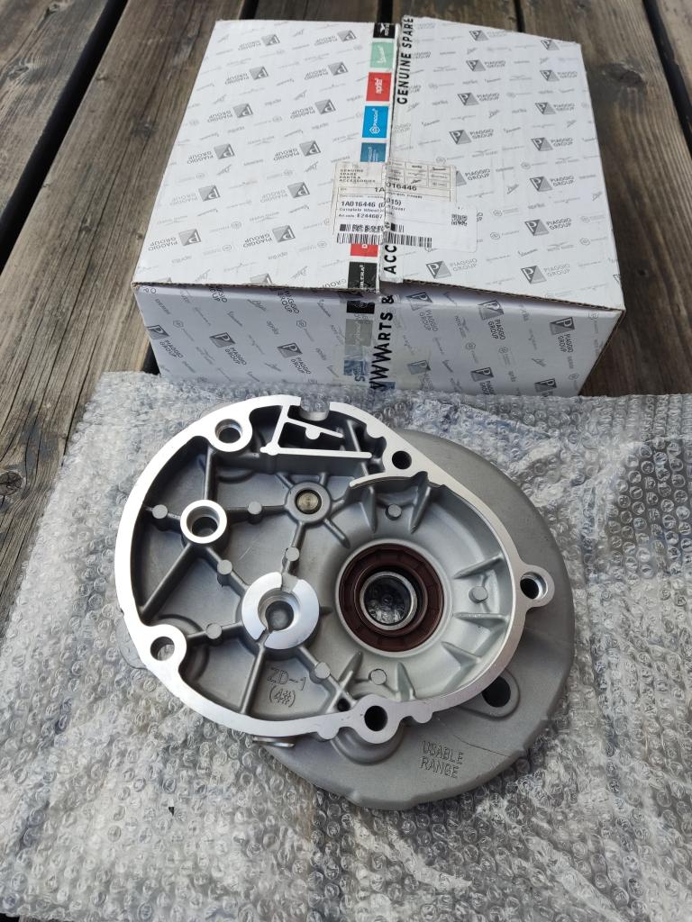 Piaggio vertandingsdeksel 11/12 inch 50cc 1A016446 NIEUW, Info@jynkx.com, Nieuw, Ophalen of Verzenden, Piazza 99