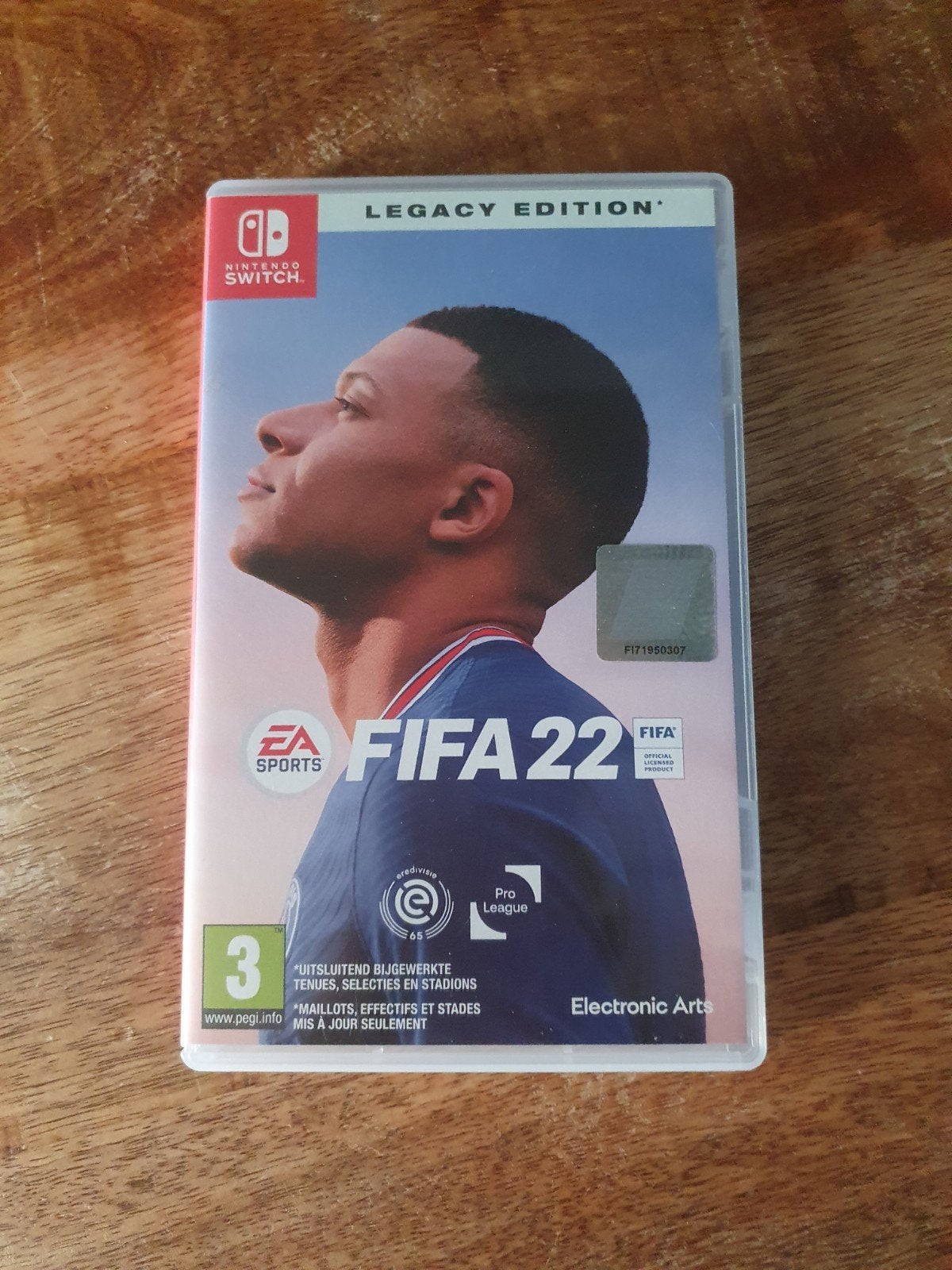Fifa 22 Nintendo Switch - Voetbalplezier voor iedereen!, Ophalen, Zo goed als nieuw, 3 spelers of meer, Sport