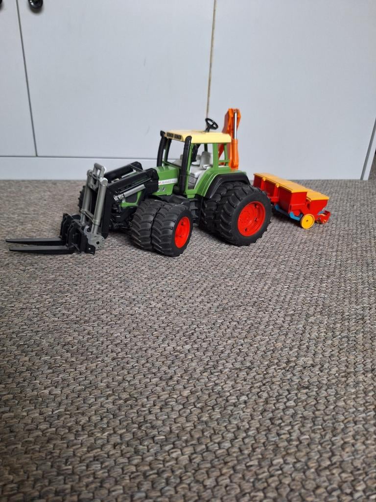 Bruder fendt trekker met accessoires, Ophalen of Verzenden, Gebruikt, Tractor of Landbouw, Overige merken