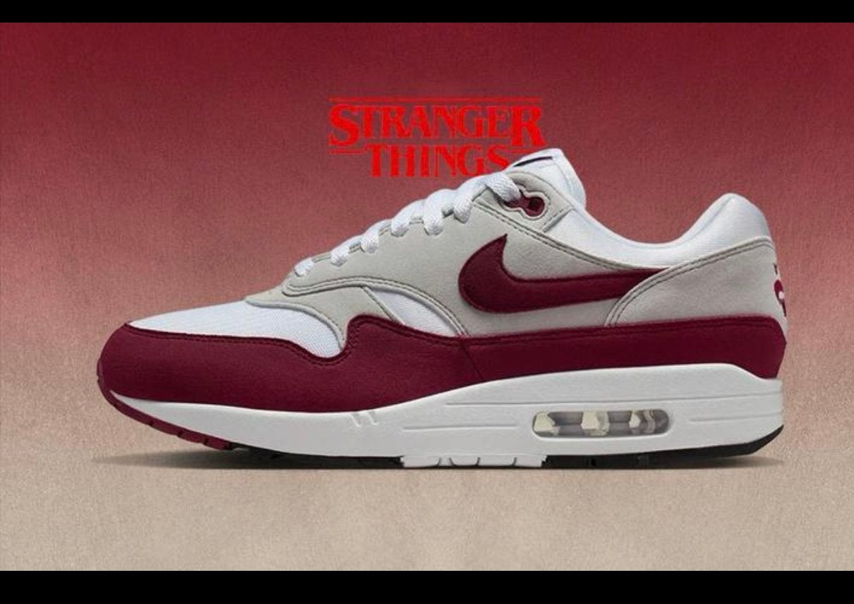 Nike Air Max 1 '87 Stranger Things Steve Harrington mt 44.5, Ophalen of Verzenden, Nieuw, Overige kleuren, Sneakers of Gympen