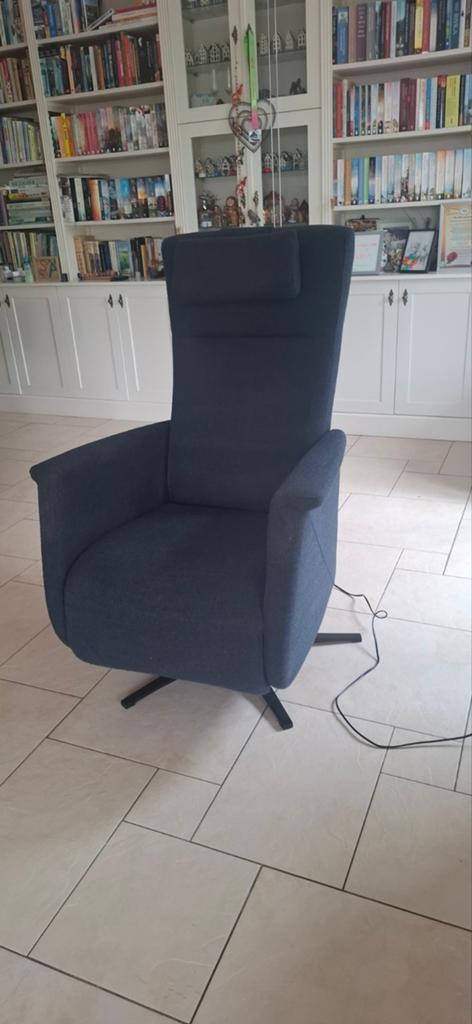 DFM Sta-op of Relax Stoel met 5 Motoren en Massagefunctie, Huis en Inrichting, Stoelen, Ophalen, Gebruikt, Blauw, Modern, Comfort