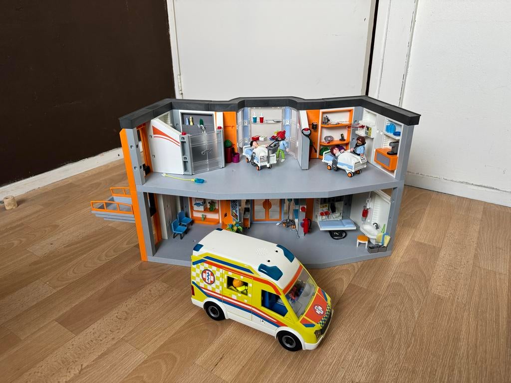 Playmobil Citylife Ziekenhuis met Ambulance, Ophalen, Gebruikt, Jongen of Meisje