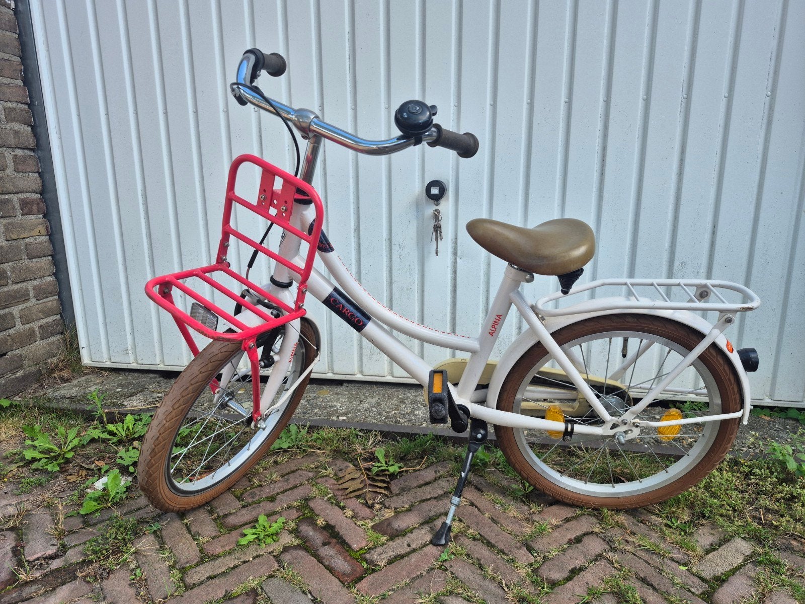 Alpina Cargo Kinderfiets 18 inch - Wit met rood rek, Fietsen en Brommers, Ophalen, Terugtraprem, Alpina, 16 tot 20 inch