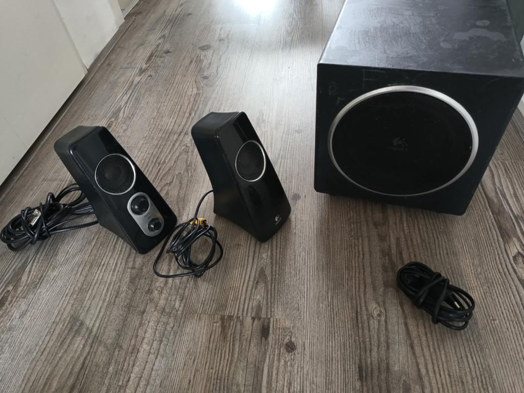 Logitech Z523 speakerset met subwoofer en kabels, Computers en Software, Pc speakers, Gebruikt, Audiokanaal 2.1, Ophalen of Verzenden