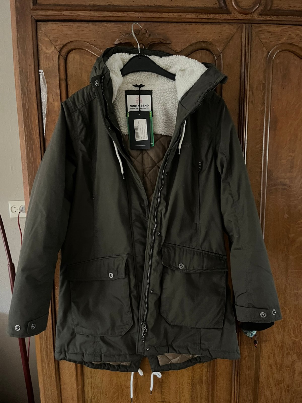 Mooie nieuwe parka, Ophalen of Verzenden, Nieuw, Maat 42/44 (L), Groen