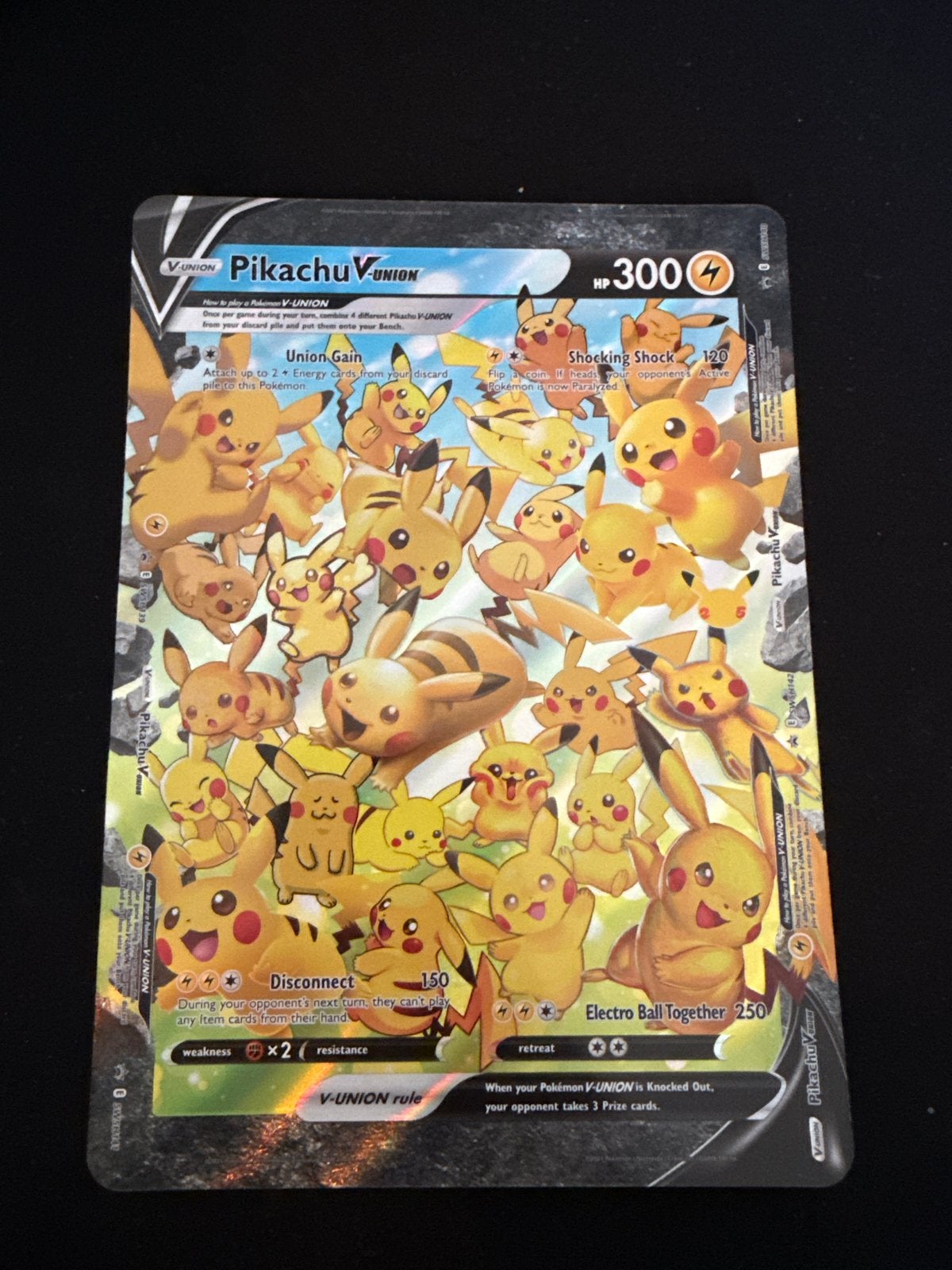 Pikachu V-UNION Pokémon Kaart - oversized, Ophalen of Verzenden, Zo goed als nieuw, Losse kaart