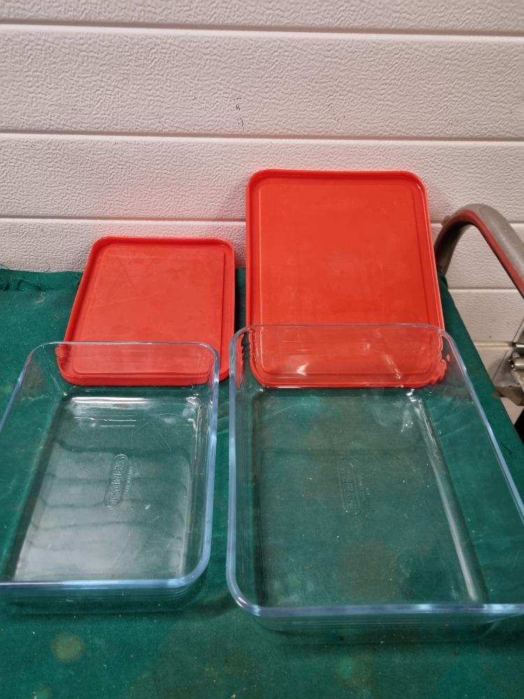 schalen pyrex france met deksel 2 schalen, Huis en Inrichting, Woonaccessoires | Schalen en Manden, Ophalen of Verzenden, 'T Olde Gre-j