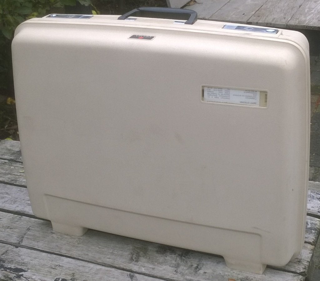 Koffer Delsey (57 x 44 x 18 cm), Gebruikt, 50 tot 60 cm, Hard kunststof, Slot