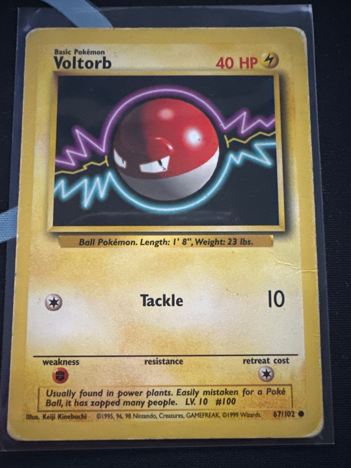 Pokémon Voltorb kaart - Basis Pokémon 67/102, Ophalen of Verzenden, Gebruikt, Losse kaart