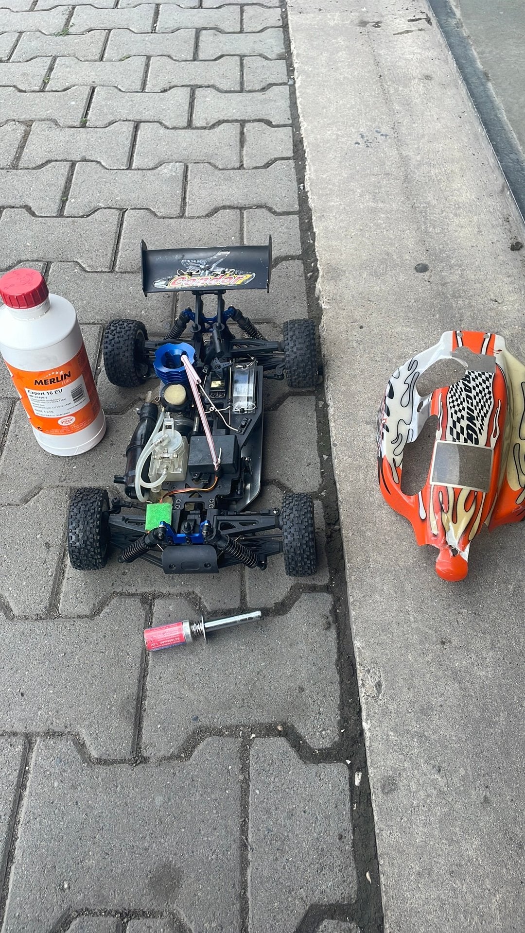 Rc auto nitro, Benzine, Met autostop en -start, Ophalen of Verzenden, Zo goed als nieuw