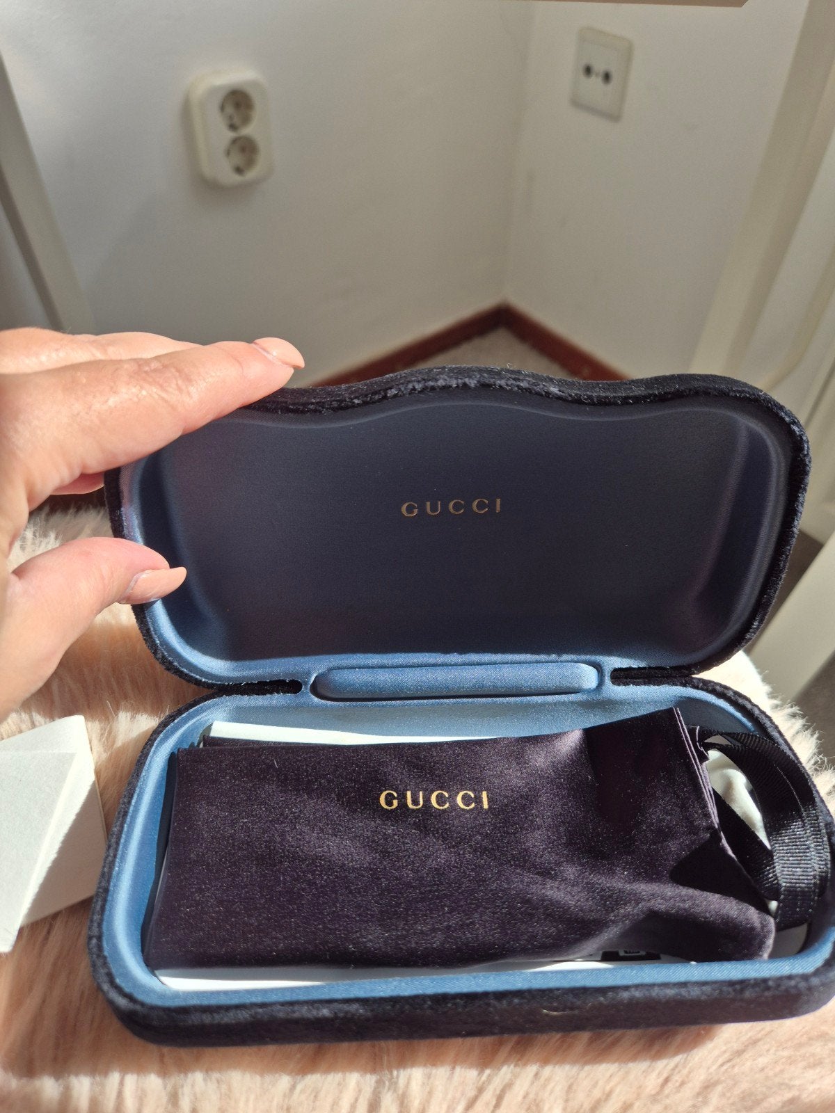 Gucci Zonnebril met Roze Glazen en Originele Etui, Ophalen of Verzenden, Nieuw, Zwart, Zonnebril