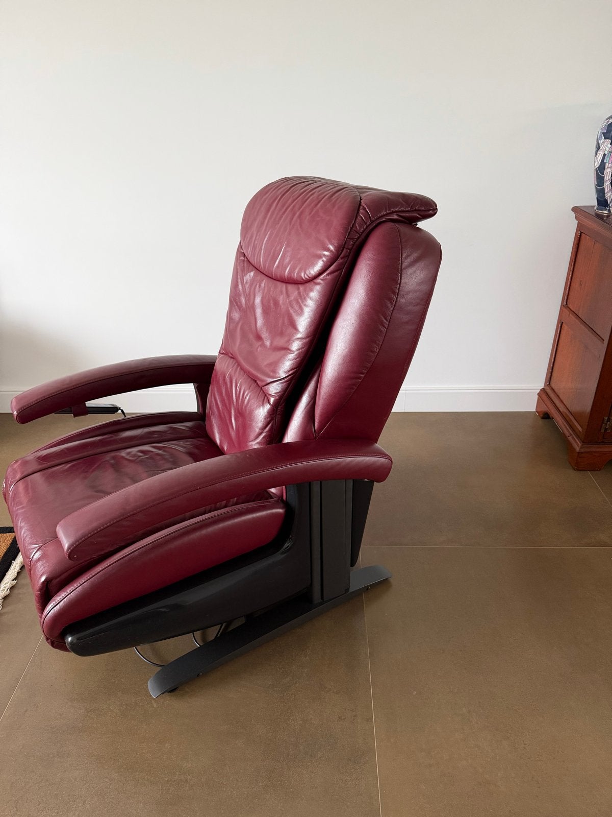 Luxe Cumulus Massagestoel - Rood Leer / relax fauteuil, Huis en Inrichting, Fauteuils, Gebruikt, Leer, 75 tot 100 cm, 100 tot 125 cm