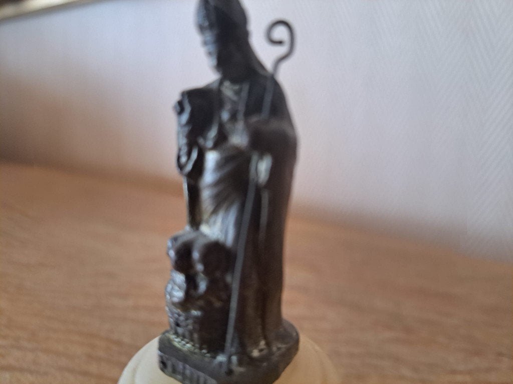 Sinterklaas op marmeren sokkel, Diversen, Sinterklaas, Verzenden, Gebruikt