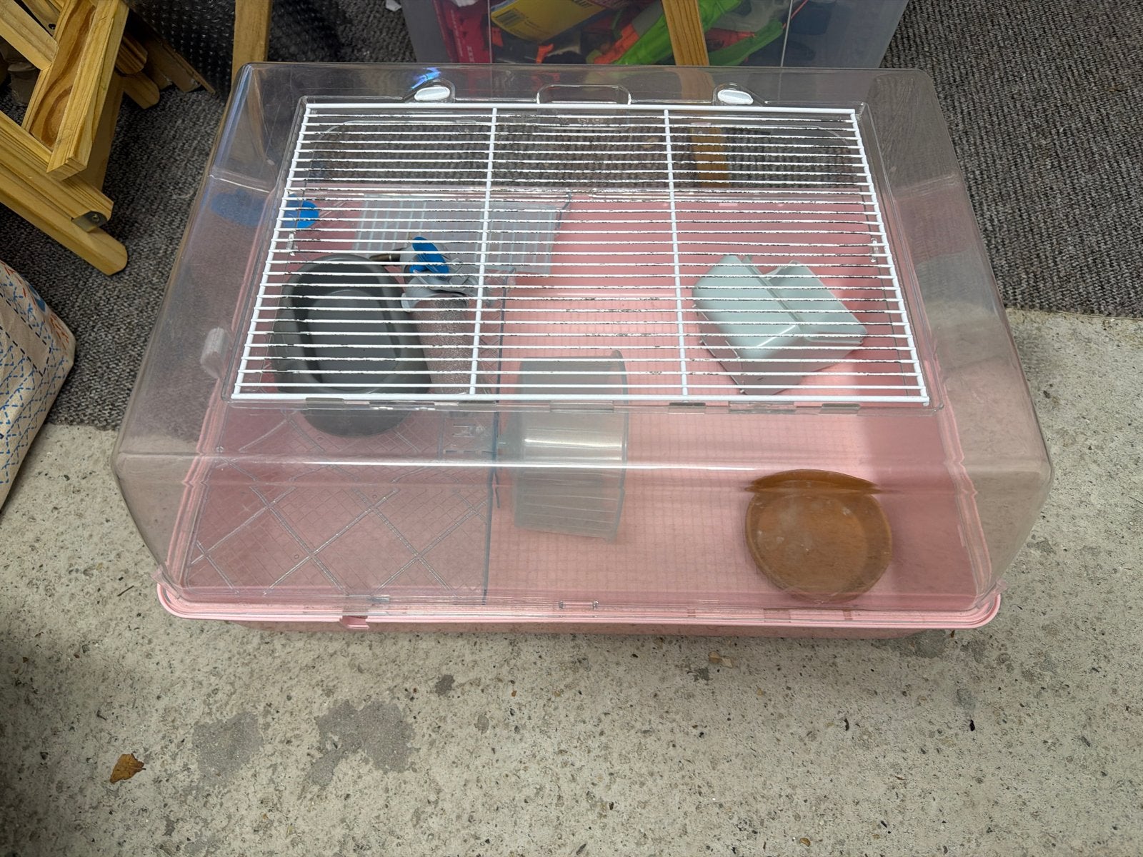 Hamster hok, Ophalen