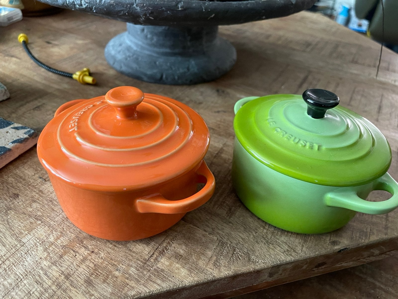 2 Le creuset originele cocottes in oranje en groen 10 cm, Verzenden, Zo goed als nieuw, Overige materialen, Pot, Bus of Blik