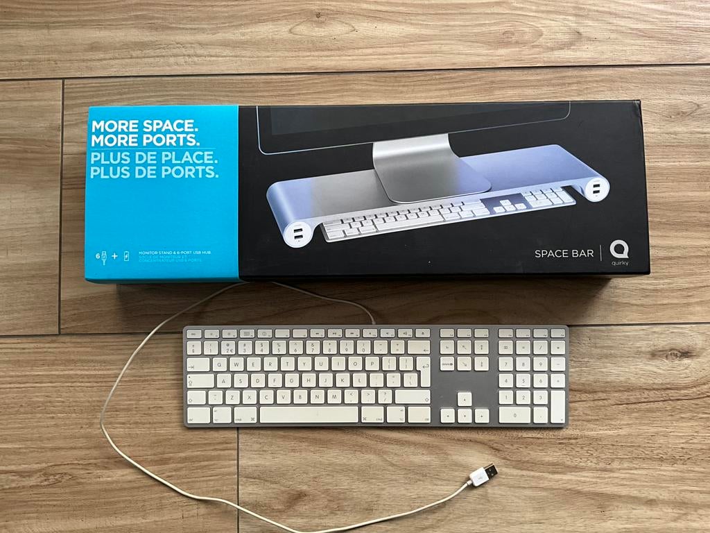 Quirky imac verhoger, Computers en Software, Toetsenborden, Ophalen of Verzenden, Zo goed als nieuw