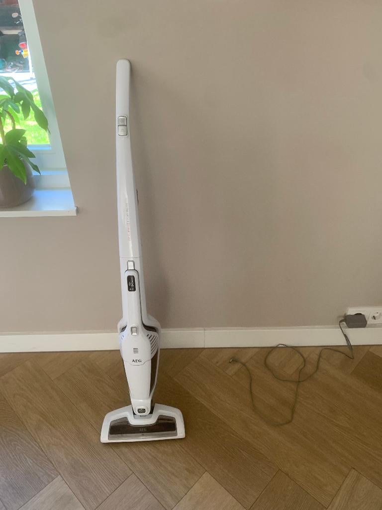 AEG steelstofzuiger cx7 classic x flexibility draadloos, Witgoed en Apparatuur, Stofzuigers, Stofzak, Gebruikt, Stofzuiger, Ophalen of Verzenden