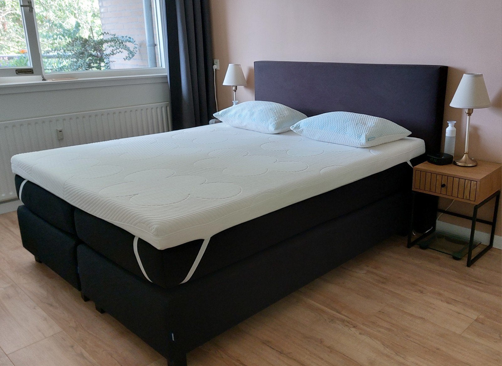 Tweepersoons boxspring Karlsson met Cloudpillo topper, Ophalen, Gebruikt, Zwart, Tweepersoons