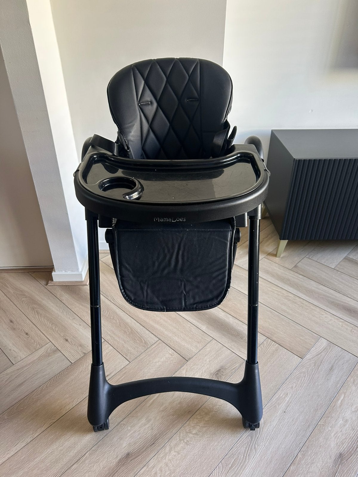 Mamaloes zwarte kinderstoel, Kinderen en Baby's, Kinderstoelen, Ophalen, Gebruikt, Meegroeistoel