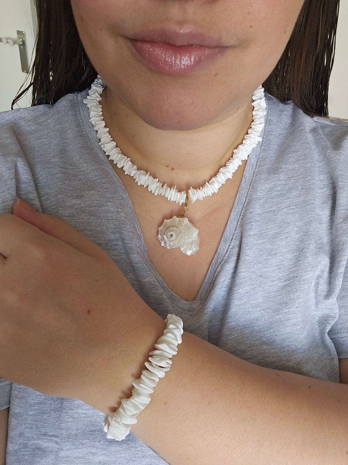Witte schelpenketting + schelp hanger en armba, Overige materialen, Wit, Nieuw, Ophalen of Verzenden