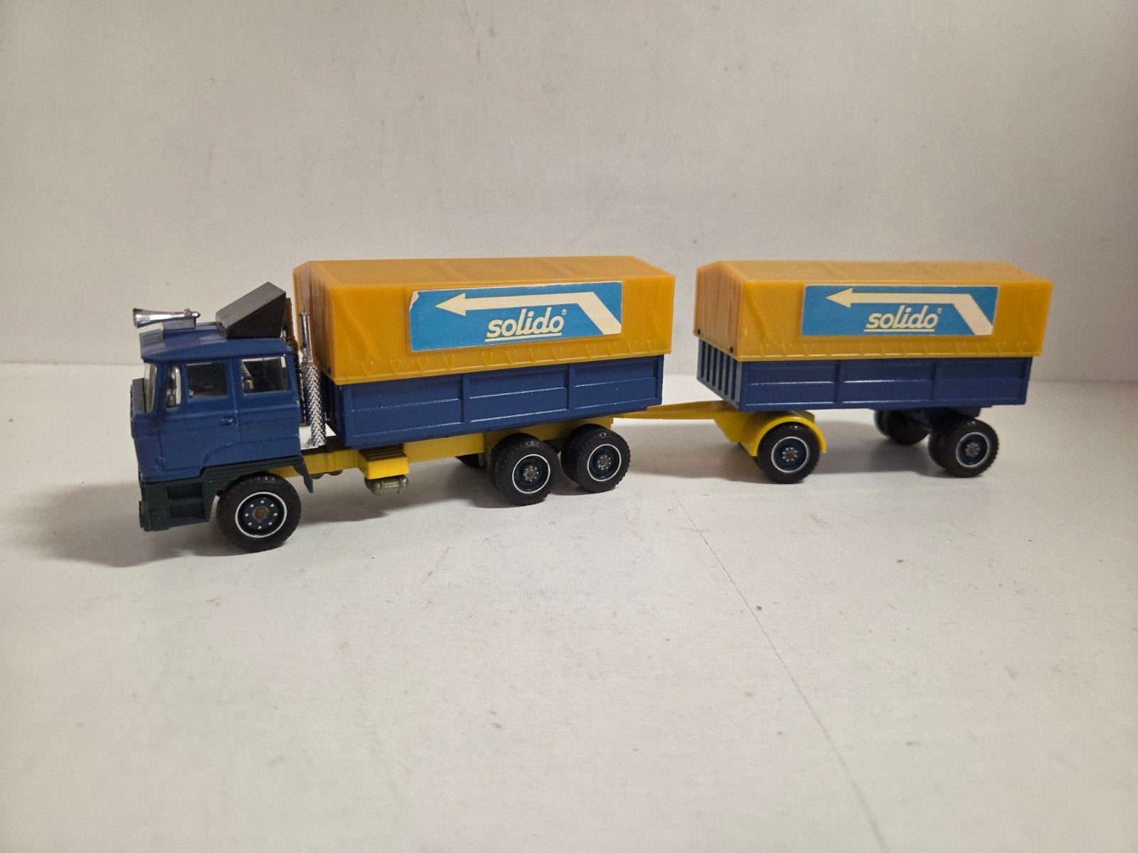 Solido DAF 2800 combi demo 1:64, ., Ophalen of Verzenden, Zo goed als nieuw, .