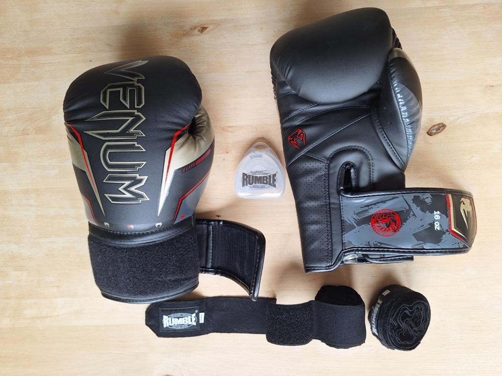 Boks-set: Vemum 16 oz bokshandschoenen, zwachtel en bitje, Maat XL, Ophalen of Verzenden, Zo goed als nieuw, Overige