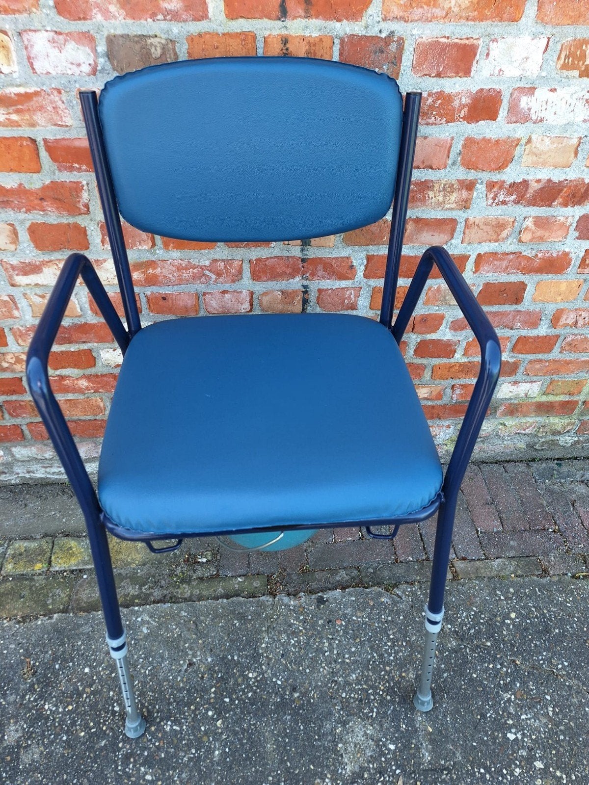 Postoel toiletstoel in hoogte verstelbare poten, Diversen, Ophalen, Zo goed als nieuw