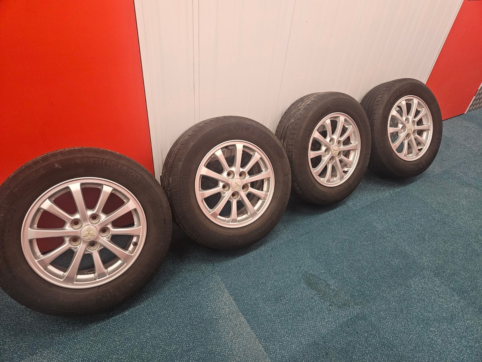 Vredestein Giugiaro 215/65 R16 98H zomerbanden met velgen, Ophalen, Gebruikt