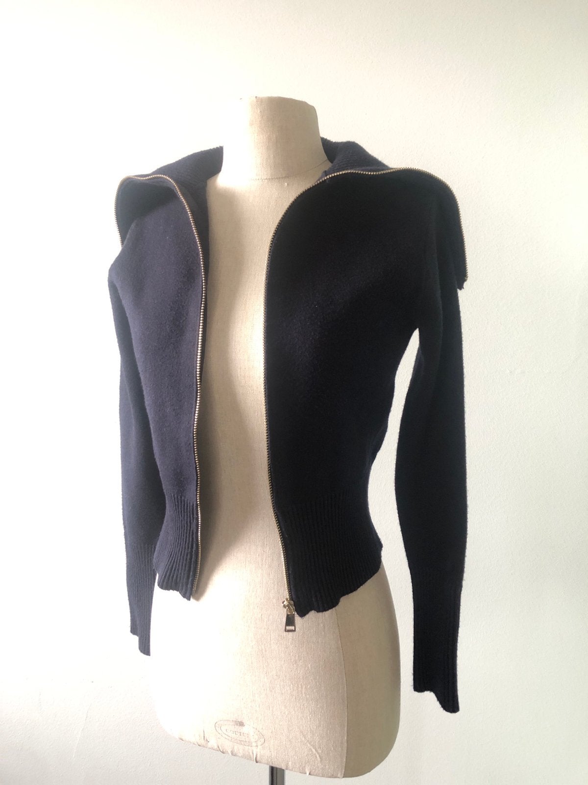 Donkerblauw vestje met grote kraag en ritssluiting, Ophalen of Verzenden, Zo goed als nieuw, Maat 36 (S), Blauw