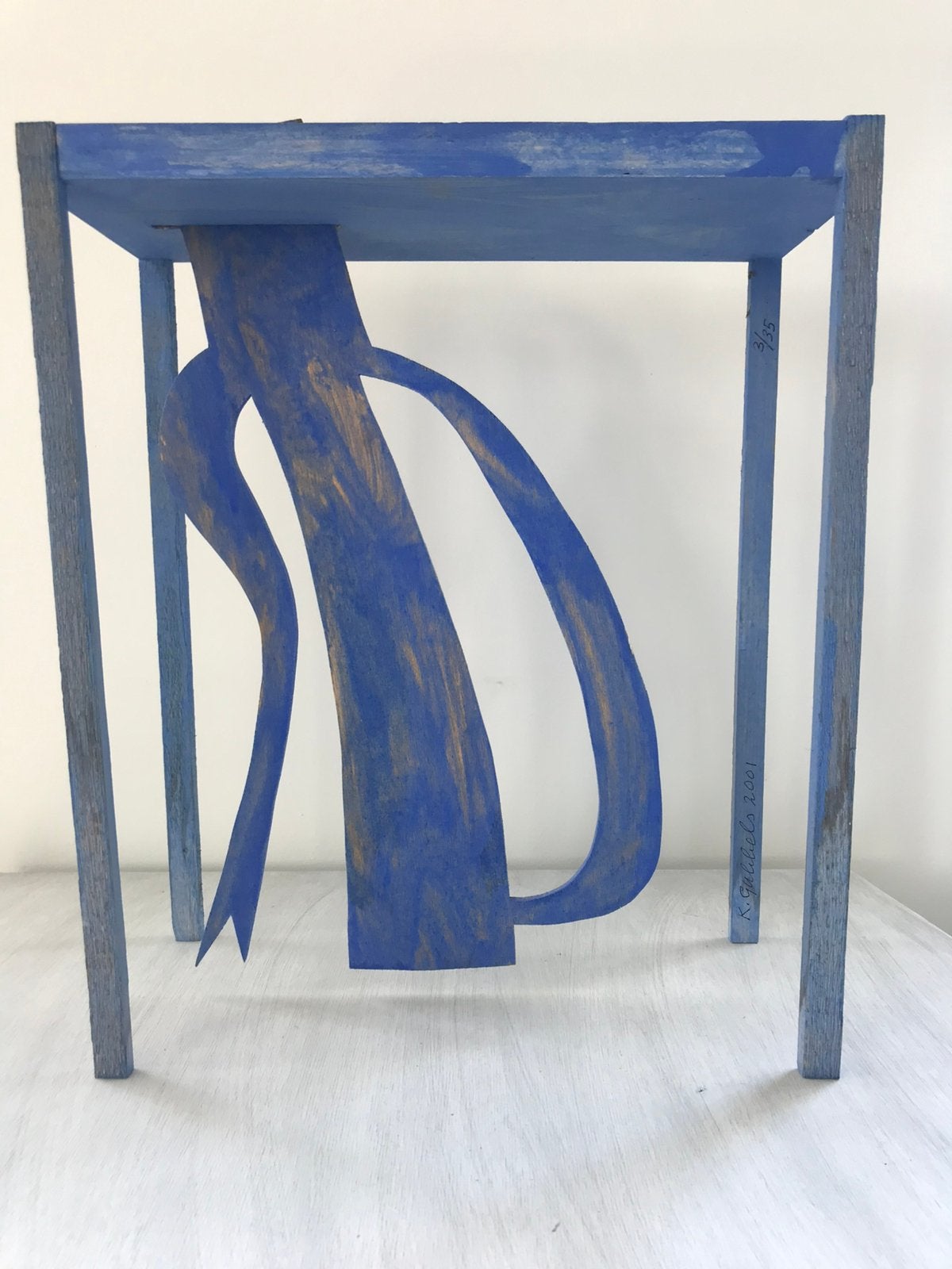 Klaas Gubbels, blauw houten object, Ophalen