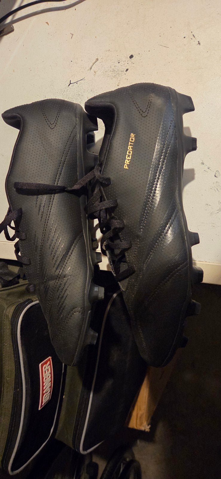 Nieuwe Adidas Predator voetbalschoenen (noppen), Ophalen of Verzenden, Nieuw, Schoenen