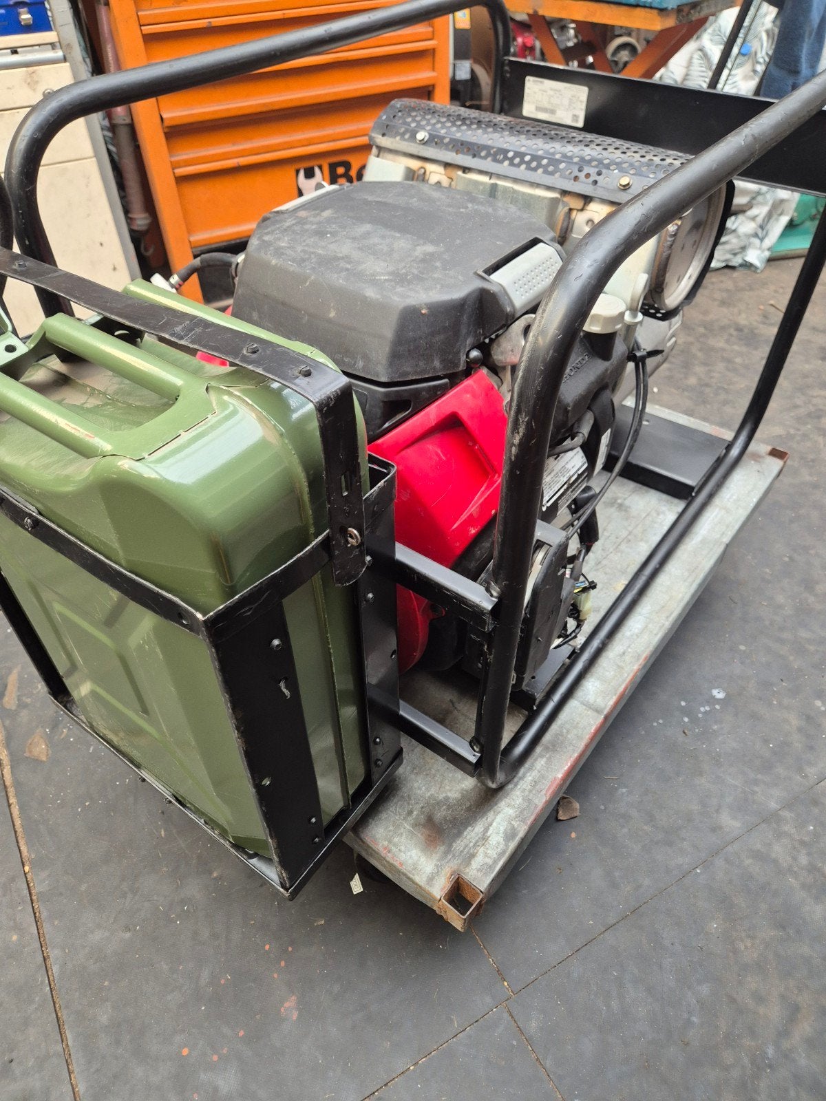 Europower EP10000E aggregaat 10 kVA HONDA  elek. gestart, Doe-het-zelf en Verbouw, Motoren, Ophalen, Zo goed als nieuw, Benzinemotor
